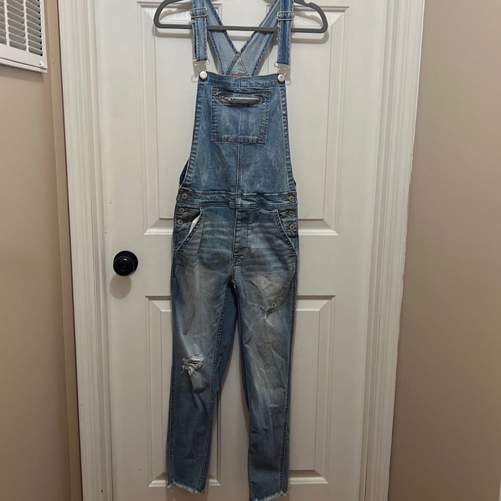 American Eagle Distressed overalls